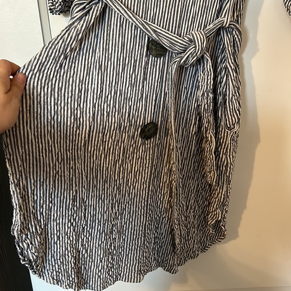 Zara Dress, small white & grey stripe, faux front buttons, pockets, tie waist - Picture 4 of 6